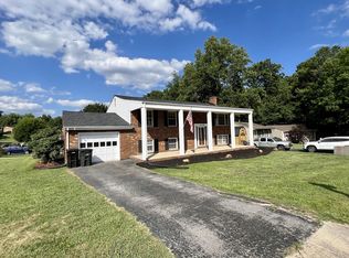 2118 Montgomery Cir, Vinton, VA 24179