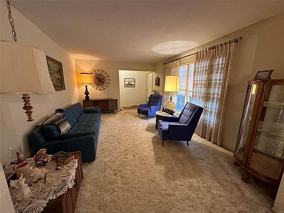 2nd image of 3090 Churchill Dr