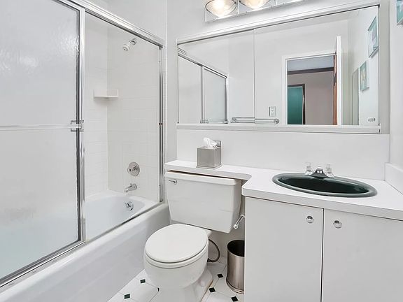 2nd image of 201 W 70th St APT 12K