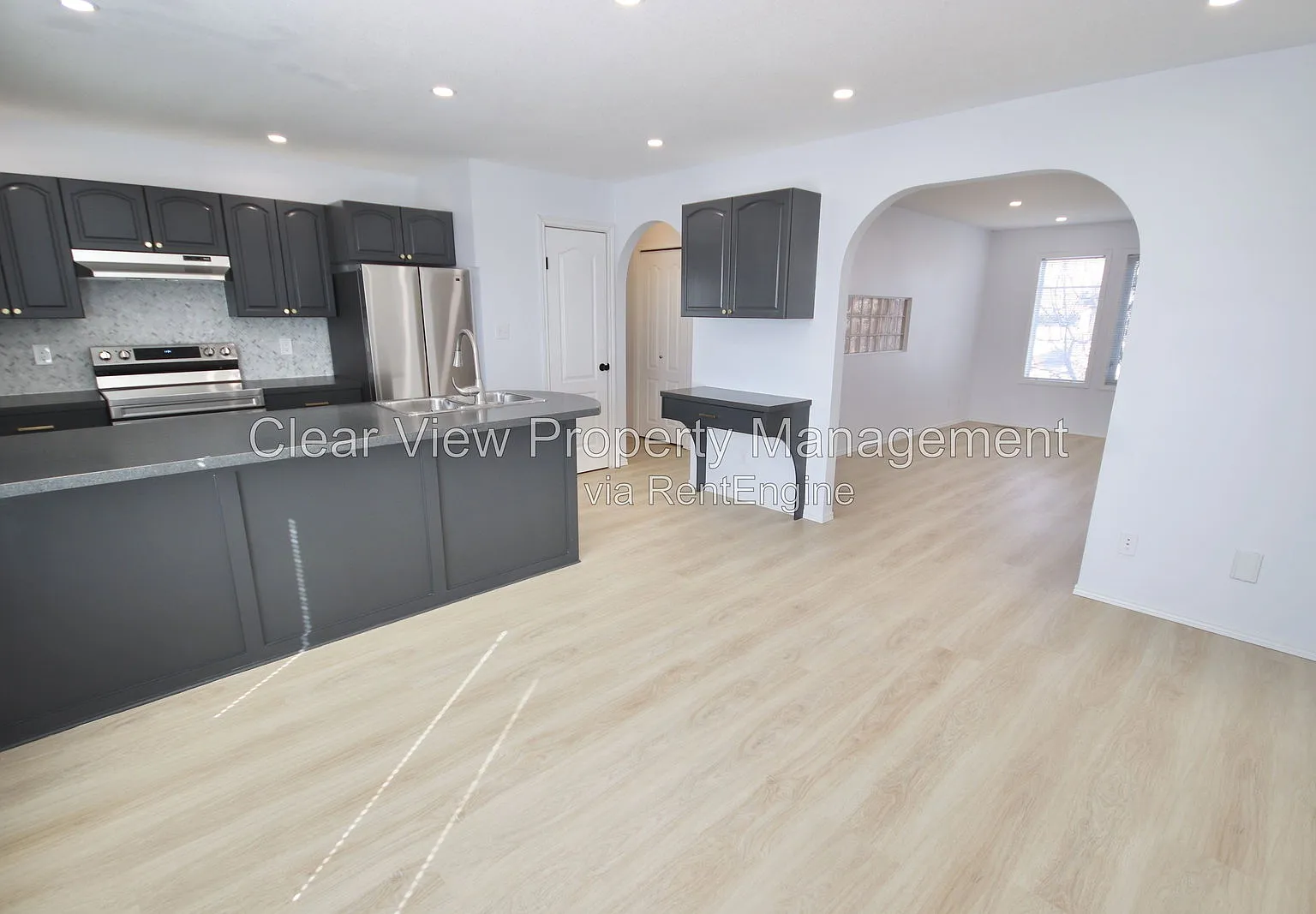 2 bed, 2.0 bath, 1100 sqft, $1,849 — Photo 2