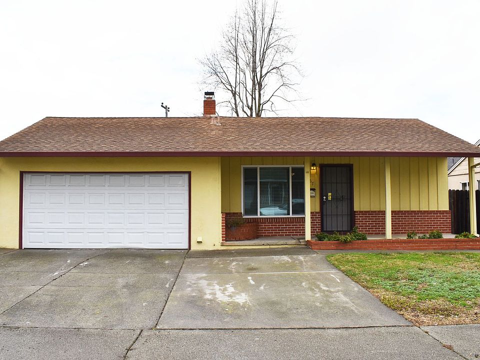 1st image of 867 Ashwood Ave