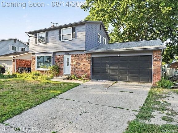 3rd image of 36528 Fairchild St