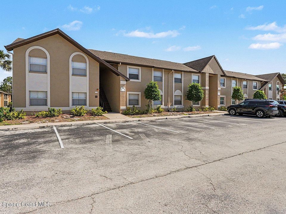 1st image of 240 Spring Dr APT 2