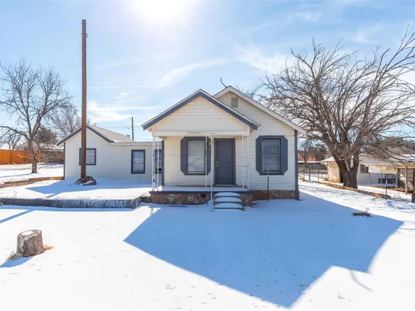 1902 Bristol Dr, Sweetwater, TX 79556