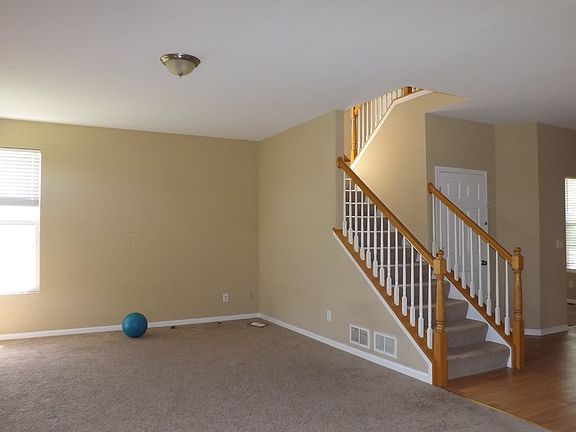 2nd image of 614 Stoney Creek Ln