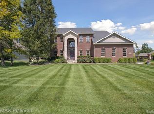 8189 Lee Rd, Brighton, MI 48116