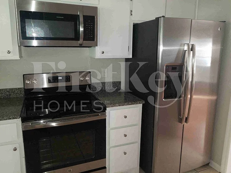 430 Citadel St — Photo 7