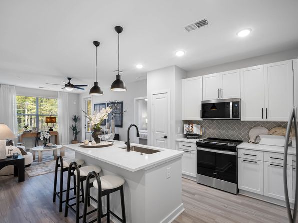 3010 Ardisia Dr #110