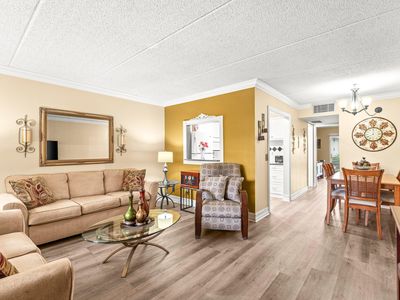 600 Village Green Court #211, Palm Springs, FL, 33461
