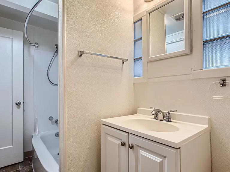 9522 SE 77th Ave — Photo 10