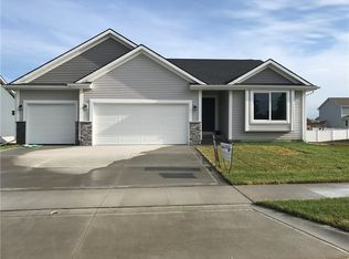 104 Tanzanite Ct, Grimes, IA 50111