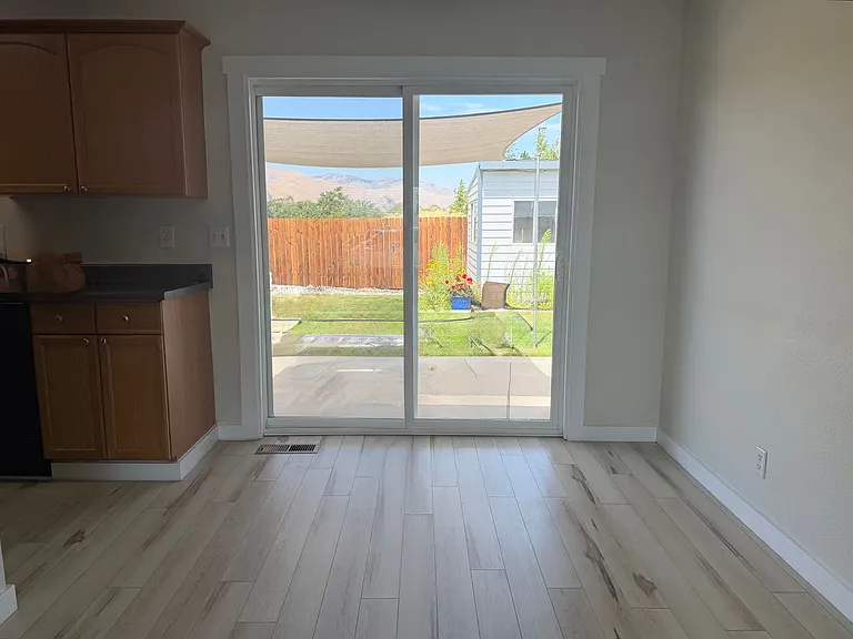 209 Goldcrest St — Photo 4