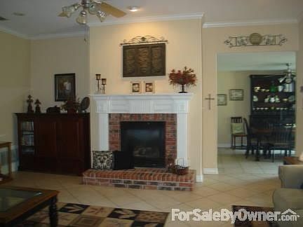 2nd image of 1615 Valley Brook Ln