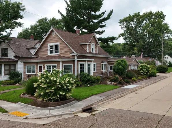 940 Jones St, Bettendorf, IA 52722