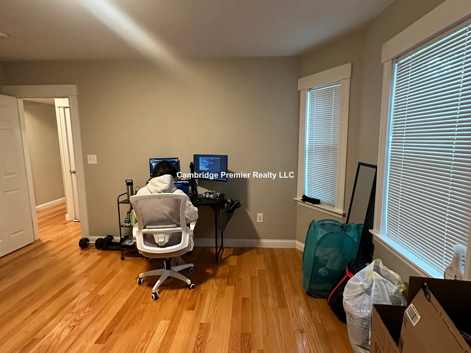 2 bed, 900 sqft, $2,900 — Photo 2