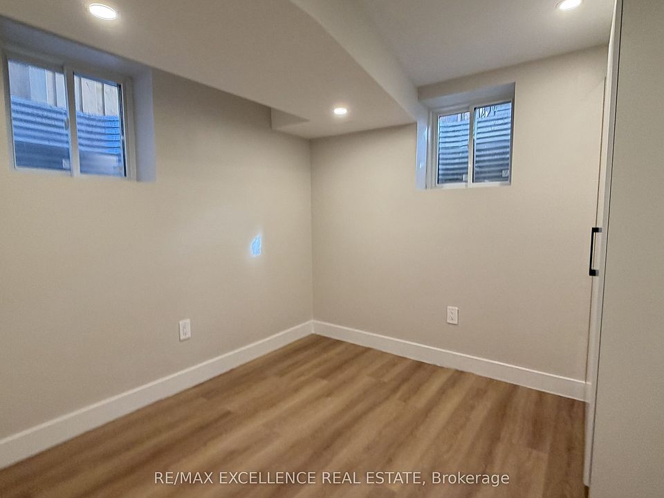 1st image of 11 Owl Ln