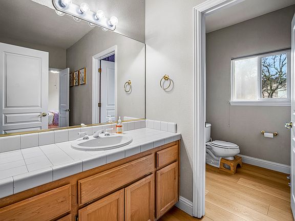 3rd image of 3180 Warren Ln