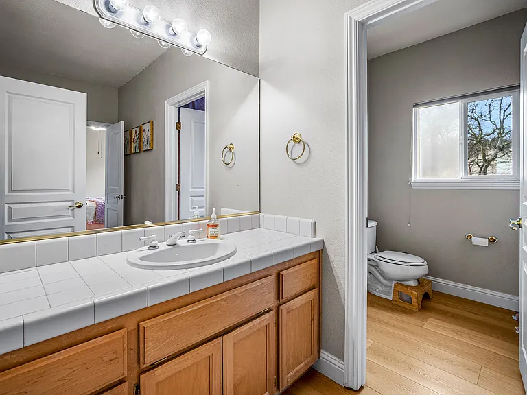 3180 Warren Ln — Photo 3