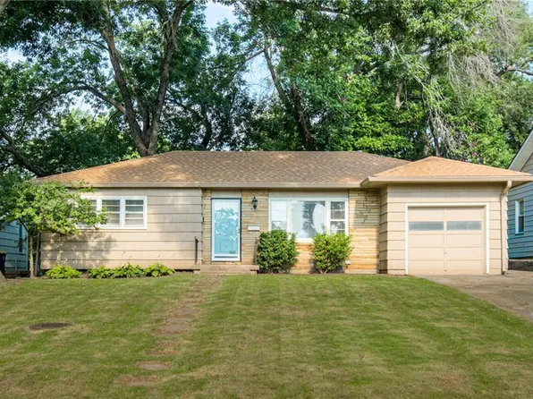 8348 Locust St, Kansas City, MO 64131