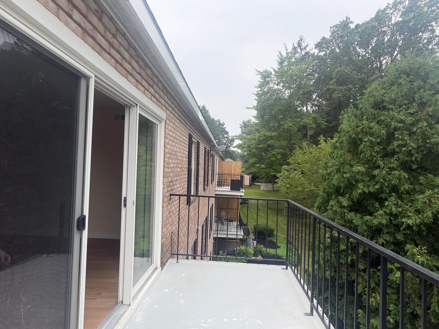 2 bed, 988 sqft, $1,800 — Photo 2