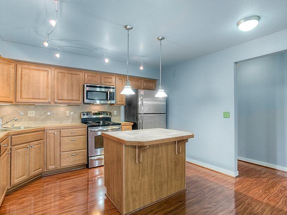 3rd image of 13421 97th Ave E Unit 203
