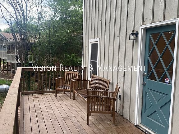 3rd image of 215 Don Rich Dr