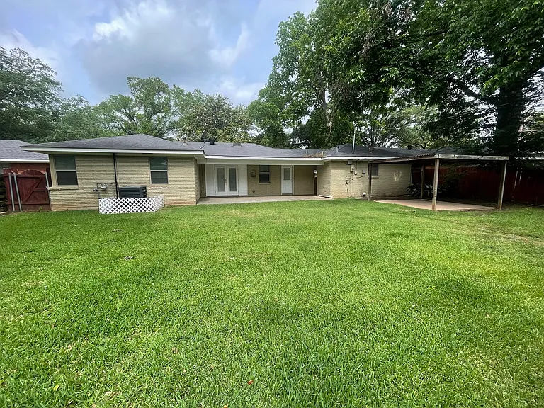 2033 Horton Ave — Photo 12