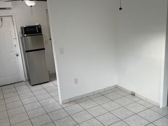4th image of 1823 SW 7th St #7