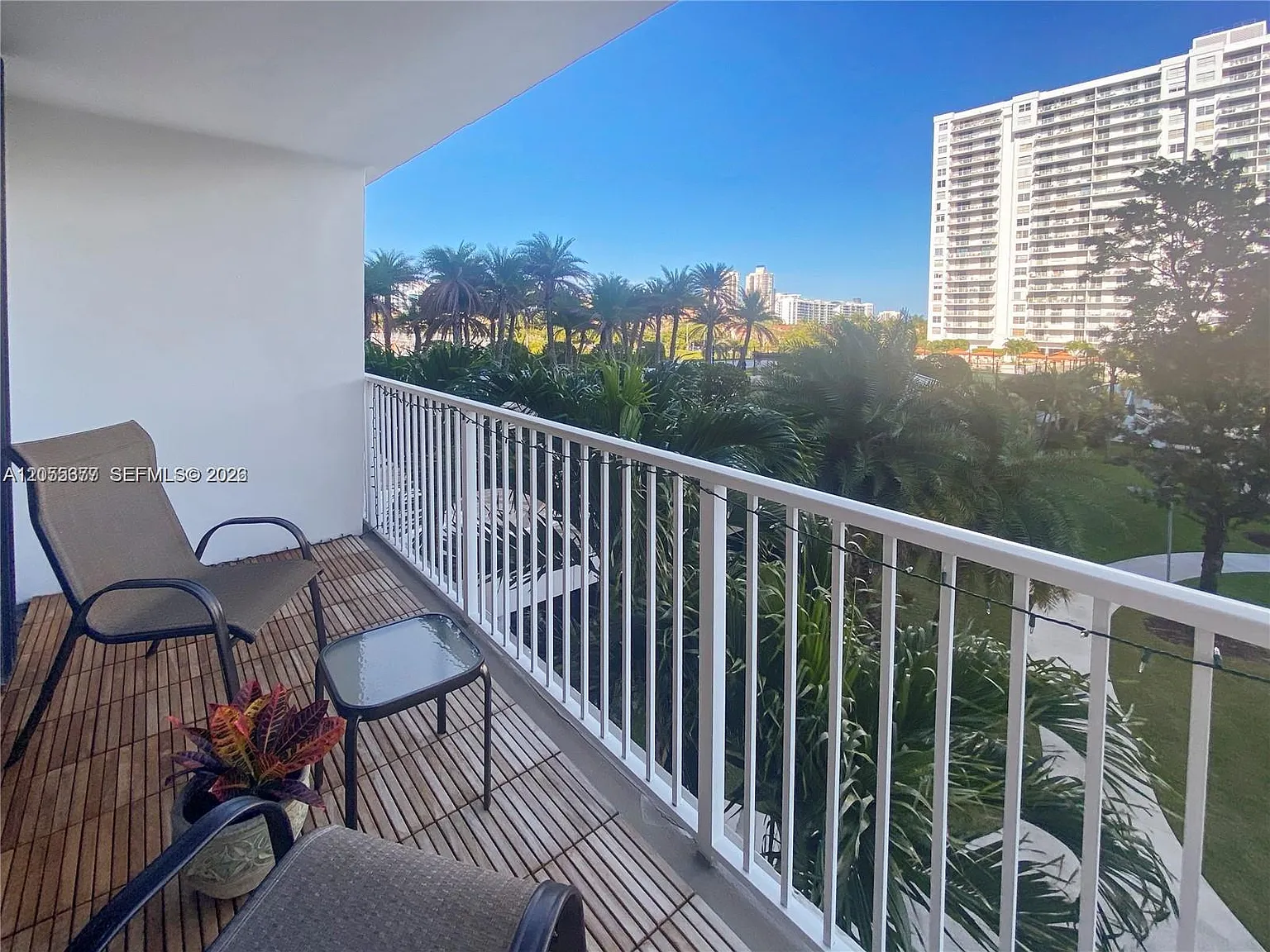 Admirals Port Condo West — Photo 4