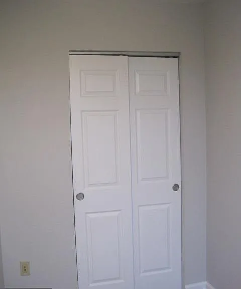 110 Villa Capri Cir — Photo 44