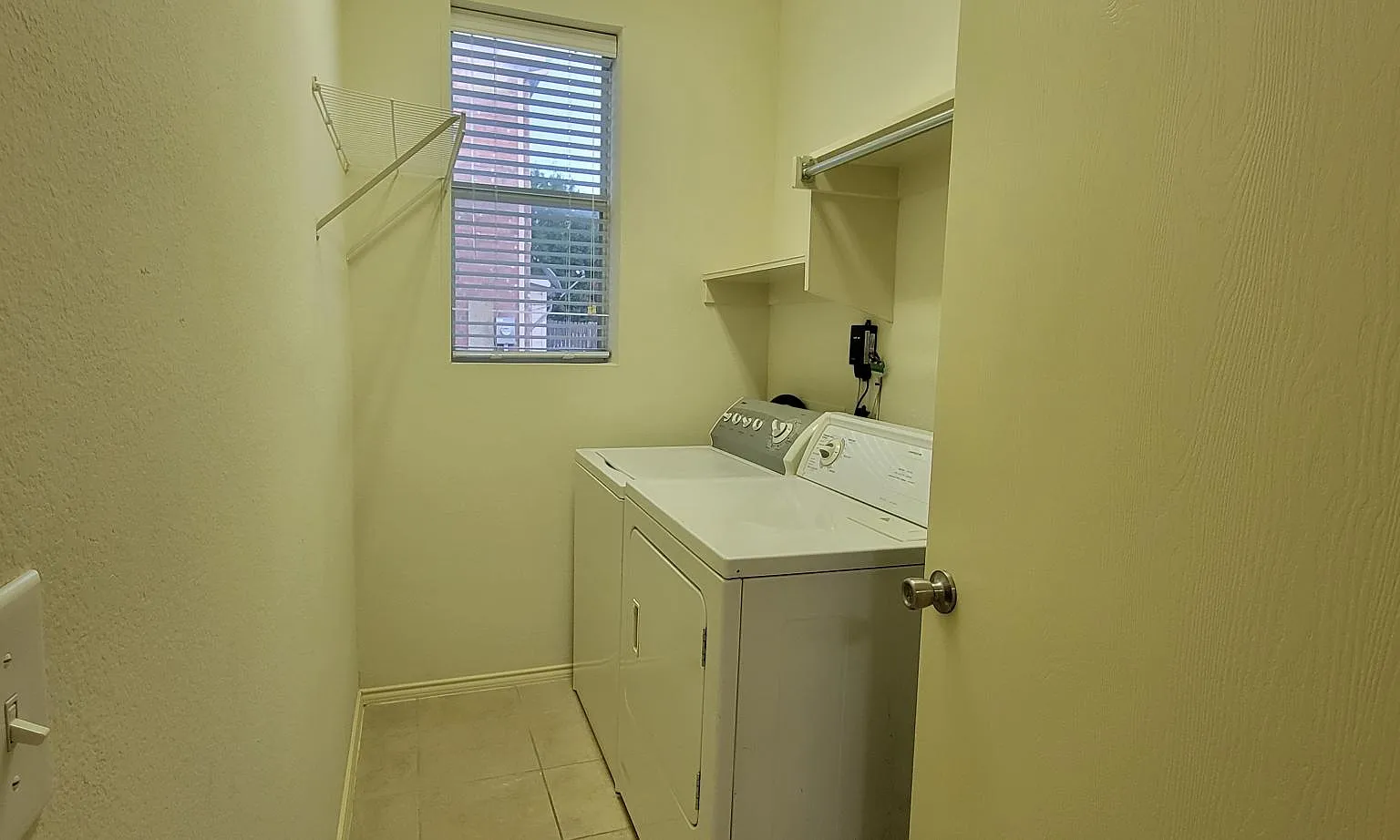 3 bed, 2.5 bath, 1444 sqft, $2,200 — Photo 4
