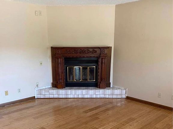 2nd image of 915 Stapp Dr #Townhouse