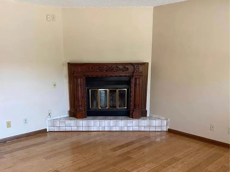 915 Stapp Dr #TOWNHOUSE — Photo 2