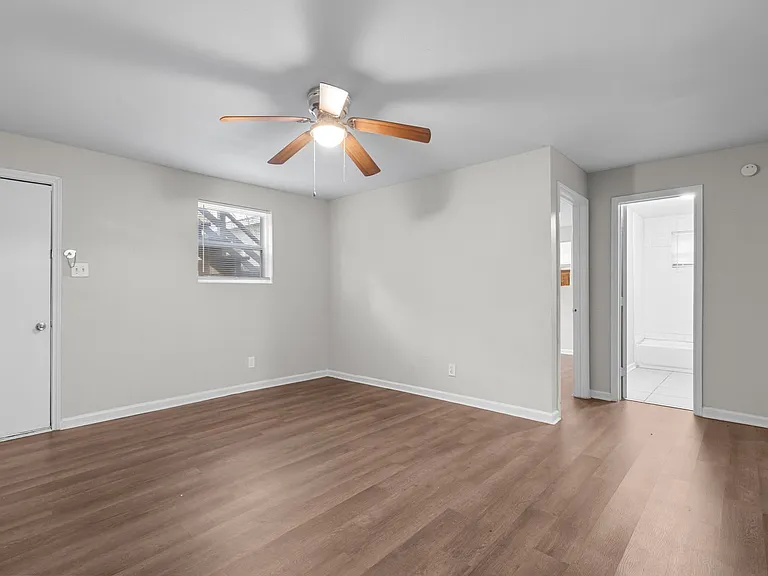 2328 Boss St — Photo 6