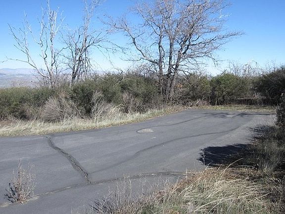 Pineoak Ridge Road views