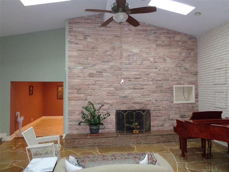 1st image of 5610 Teal Dr