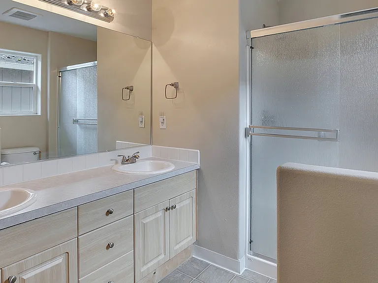 9817 N Clarendon Ave — Photo 12