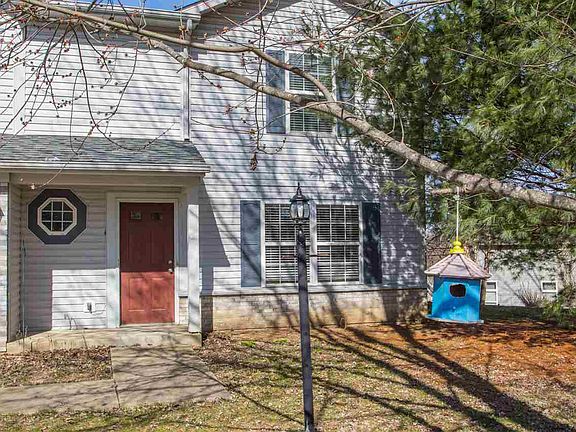 3rd image of 1543 W Shamrock Ct