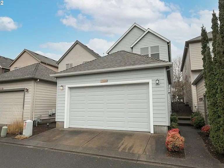 17335 SW Montague Way — Photo 22
