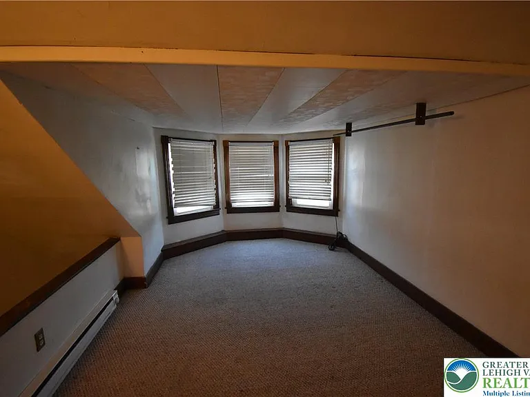 204 N 9th St — Photo 38