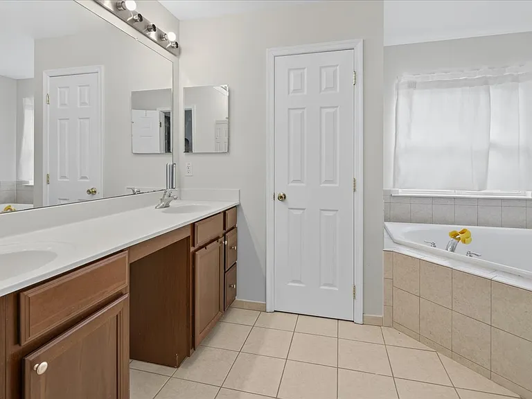261 Concord Pl — Photo 24