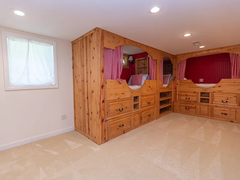 Edgewater Cir — Photo 20