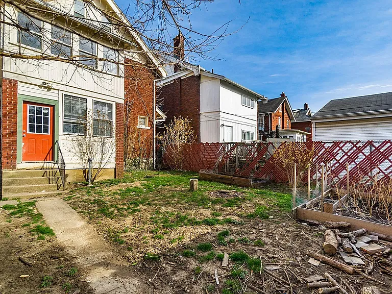 737 Bedford Ave — Photo 13