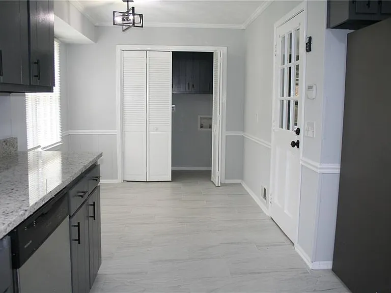 2075 Pinewood Dr — Photo 13