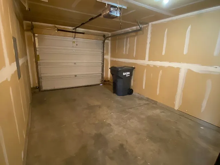 708 Eastgate Dr — Photo 12