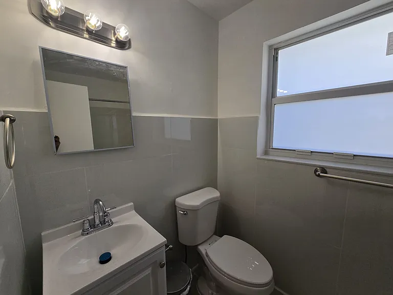 2305 Monroe St #5 — Photo 14