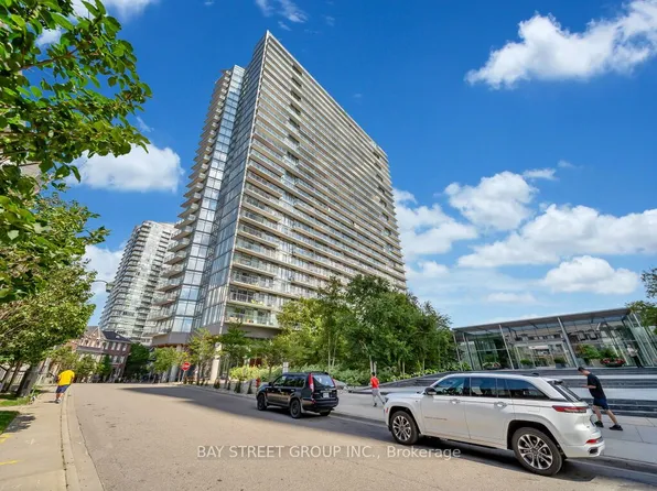 105 The Queensway #1501, Toronto, ON M6S 5B5