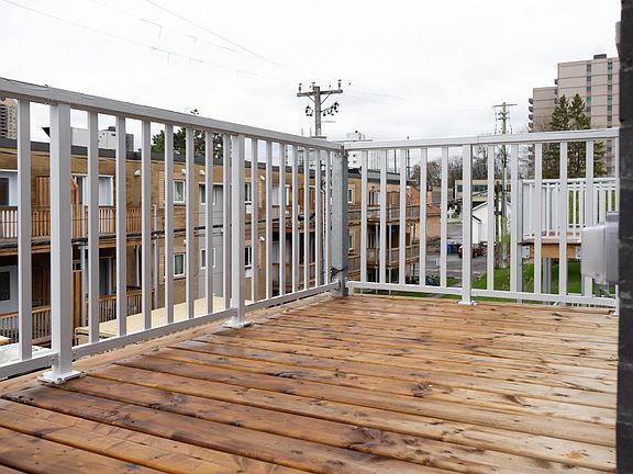 3rd image of 630 Cummings Ave #11526676