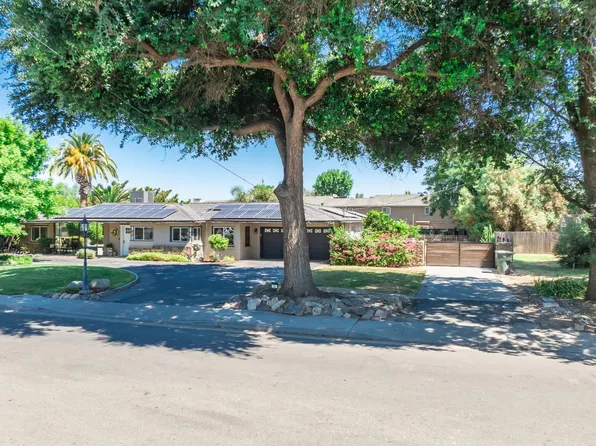 38 Oleander Ave, Lemoore, CA 93245