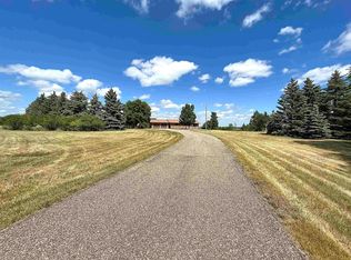 2415 24th St SE, Minot, ND 58701